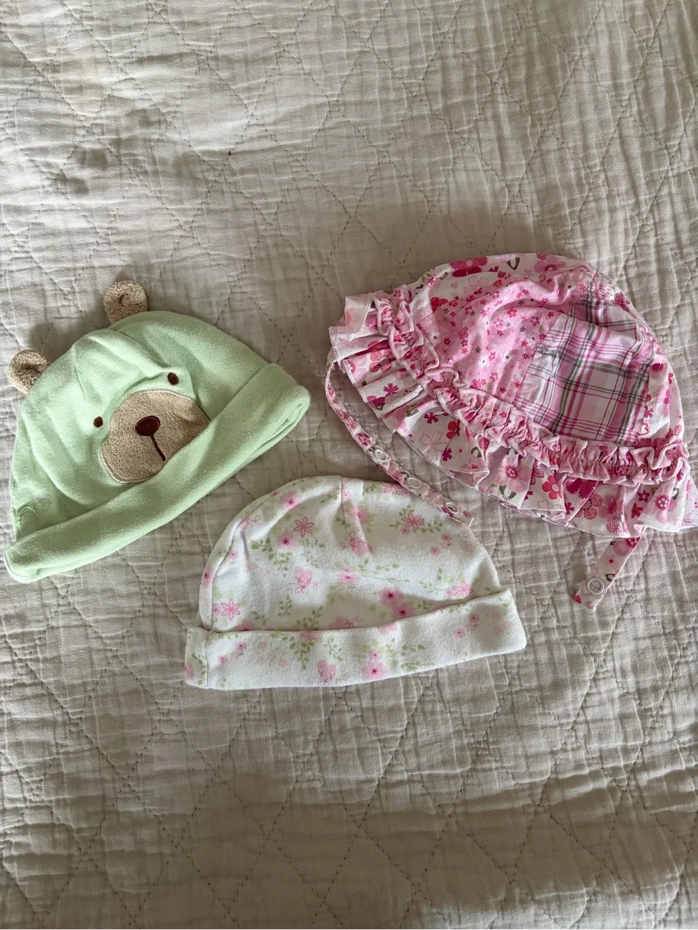 Baby Girl Newborn/0-3 Month Clothing Lot 11 Pieces Hats Bodysuits 100% Cotton